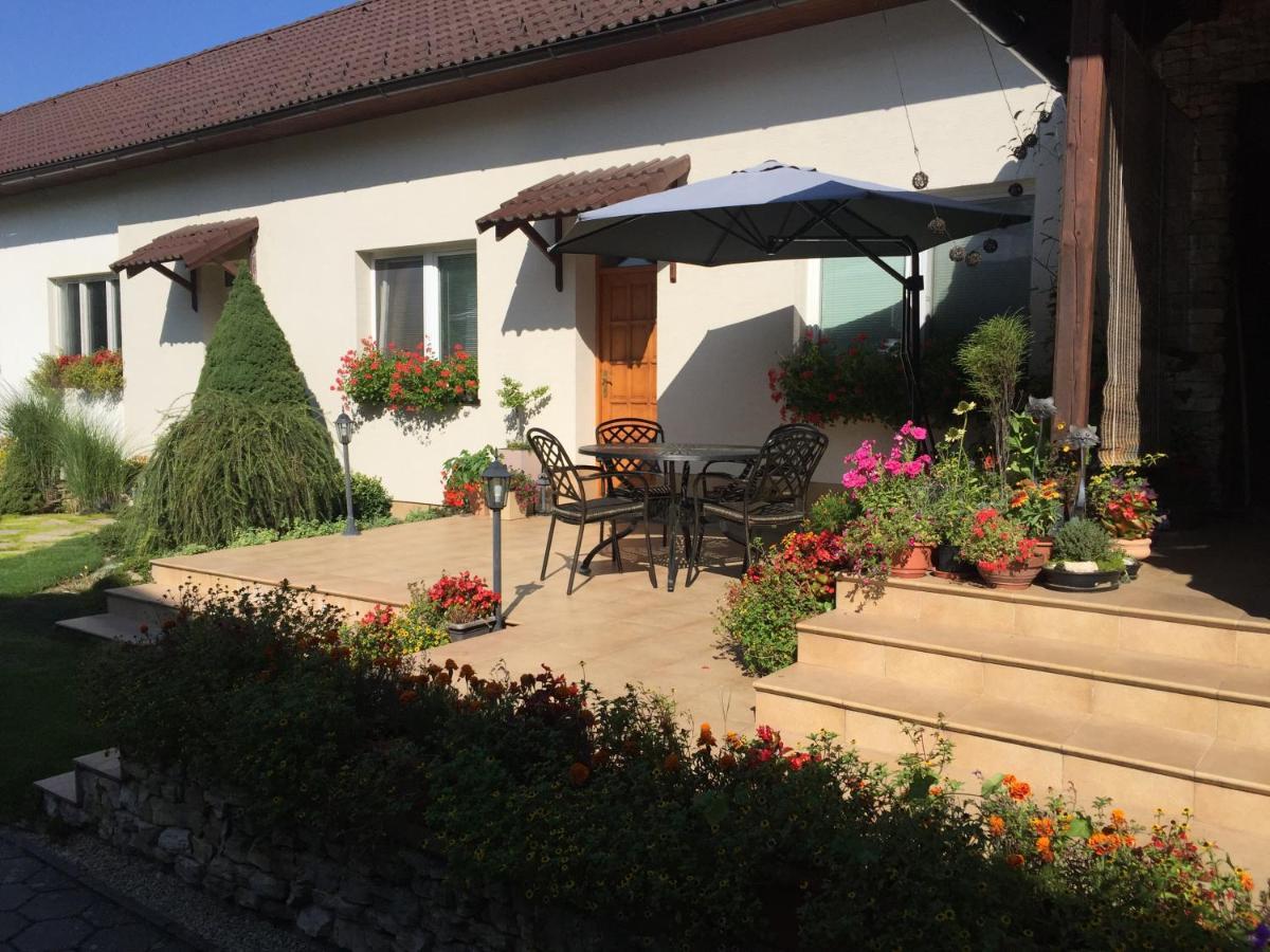 Apartament Privat Pekny Dvor Rajecké Teplice Zewnętrze zdjęcie